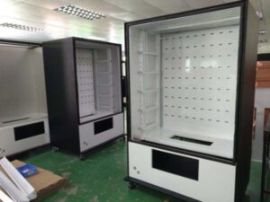 Outdoor vending enclosures